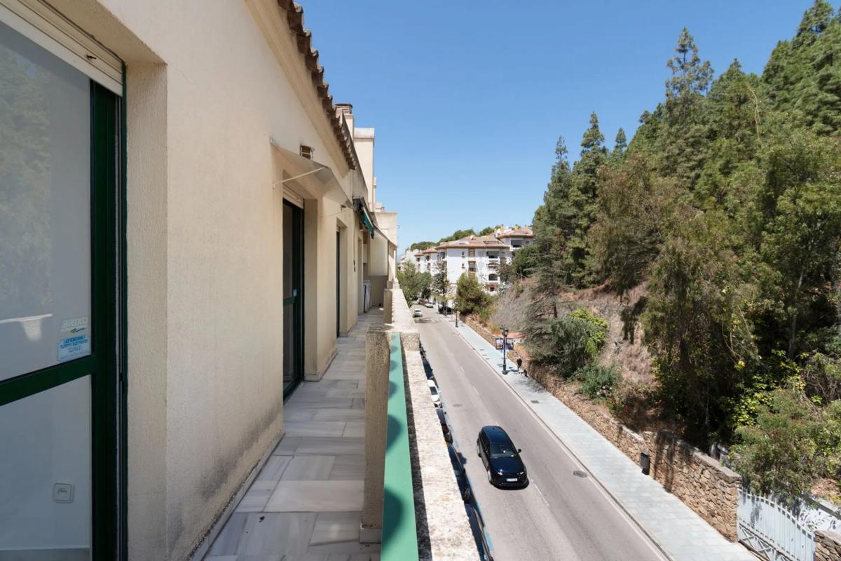 Penthouse sale in Calle Jacinto Benavente, 19, Marbella photo 2