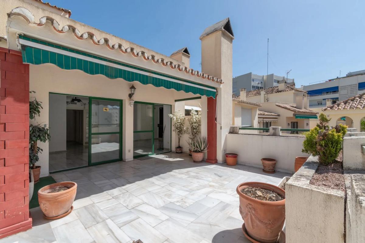 Penthouse sale in Calle Jacinto Benavente, 19, Marbella photo 3