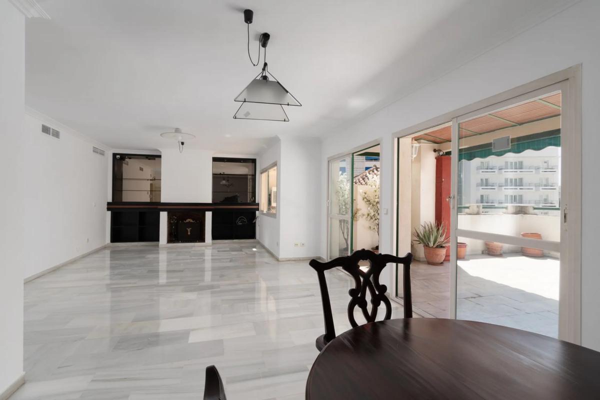 Penthouse sale in Calle Jacinto Benavente, 19, Marbella photo 5