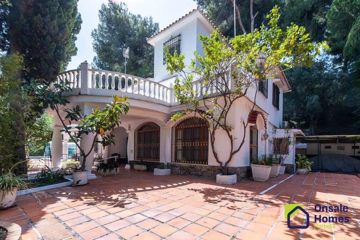 Sale of independent chalet in Calle Jacinto Benavente, 16, Marbella
photo 3