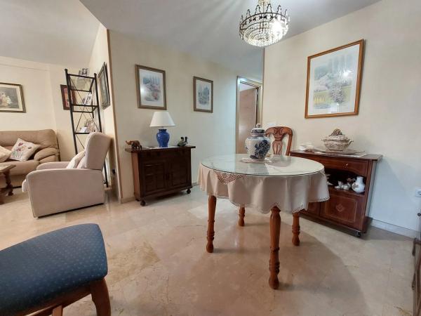 Piso en venta en Avenida Antonio Belón, Marbella
 photo 1