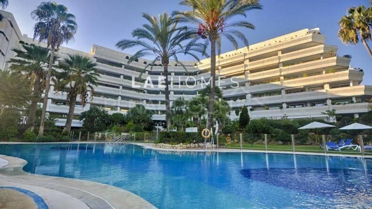 Venta de piso en Barrio Playa de la Fontanilla, Marbella
photo 1
