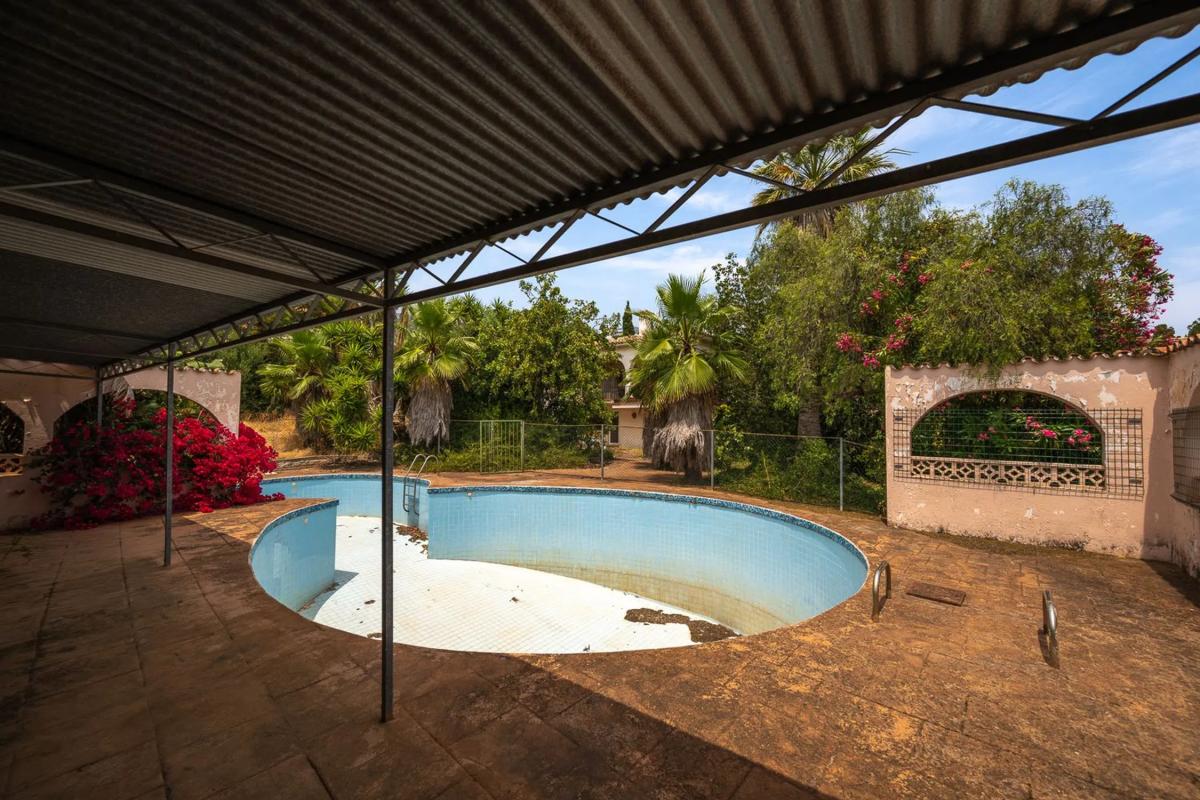 Venta de chalet independiente en Barrio Valdeolletas-Las Cancelas-Xarblanca, Marbella
photo 5