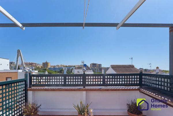 Chalet independiente en venta en Calle Lobatas s/n, Marbella
 photo 4