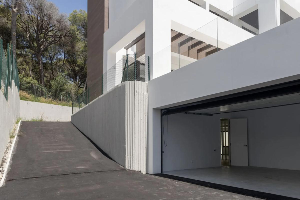 Sale of independent chalet in Barrio Casco Antiguo, Marbella
photo 3