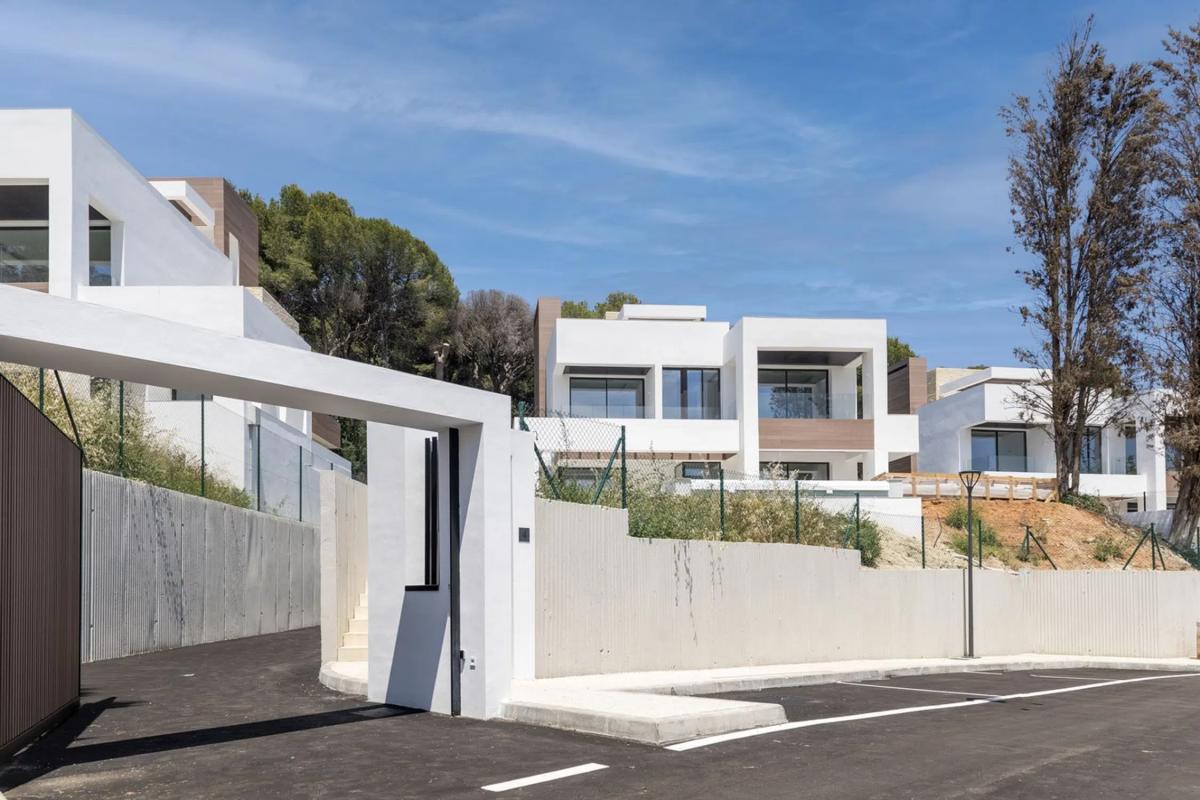 Sale of independent chalet in Barrio Casco Antiguo, Marbella
photo 4