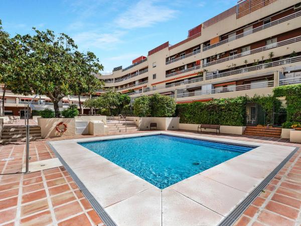 Piso en venta en Avenida Arias Maldonado, Marbella
 photo 4
