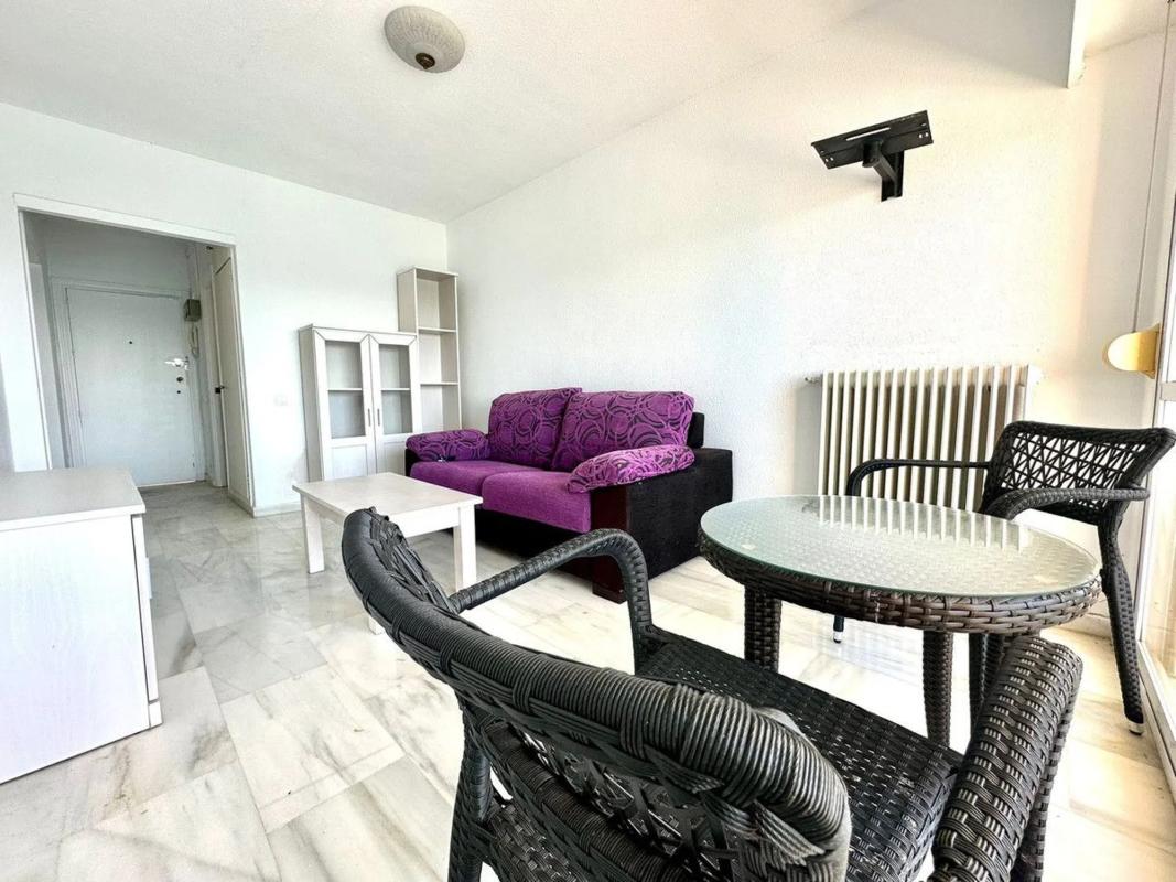 Venta de estudio en Calle Camilo José Cela, Marbella photo 2