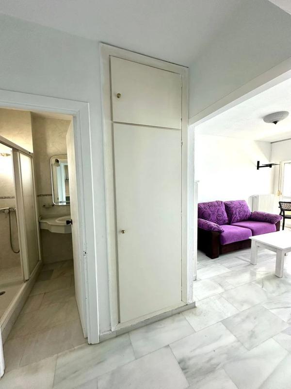 Venta de estudio en Calle Camilo José Cela, Marbella photo 3