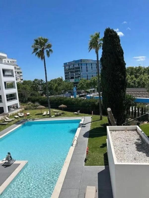 Sprzedaż mieszkania w Barrio La Puya - La Ermita, Marbella
photo 1