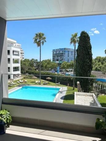 Piso en venta en Barrio La Puya - La Ermita, Marbella
 photo 2