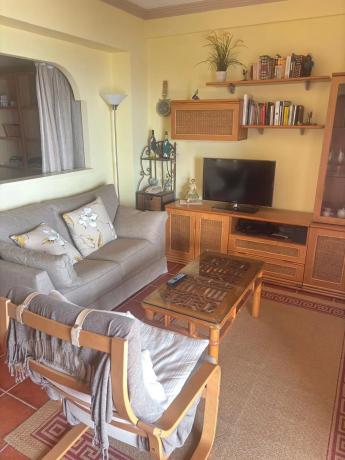 Piso en venta en Barrio Playa Bajadilla-Puertos, Marbella
 photo 1