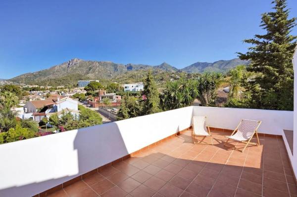 Chalet independiente en venta en Calle Almensino, Marbella
 photo 2