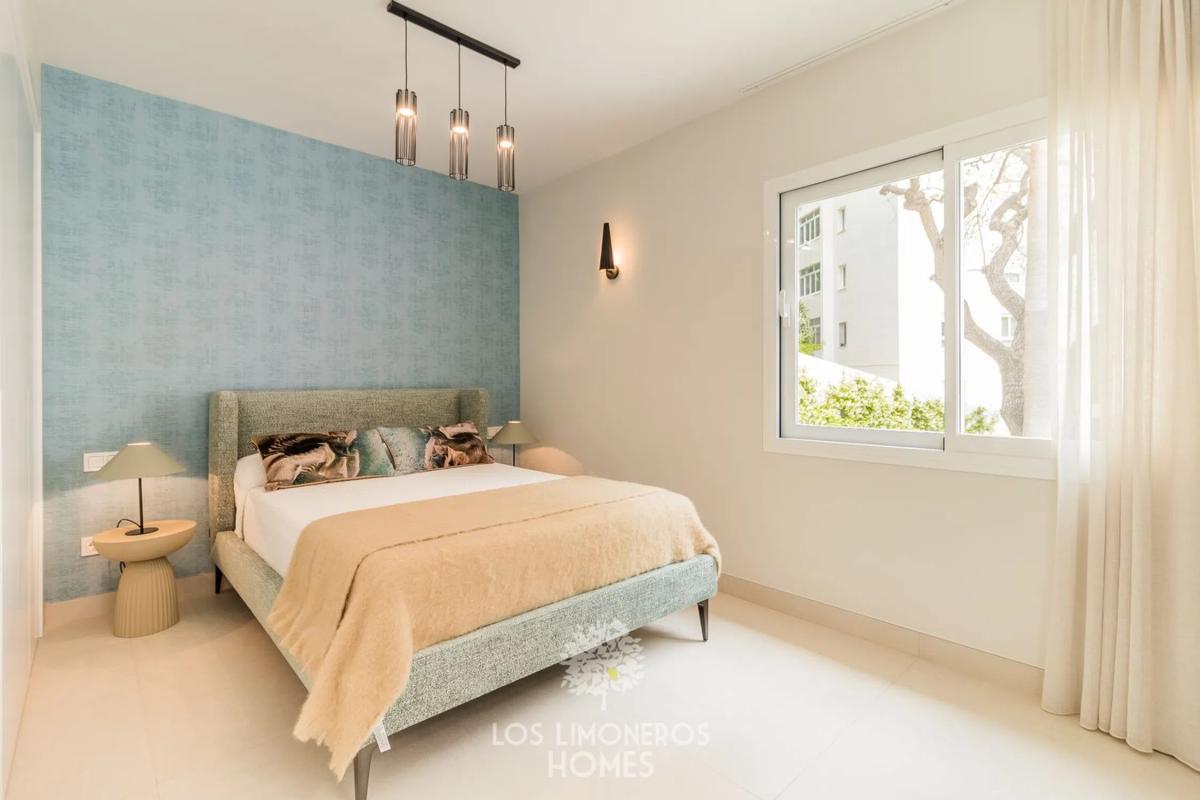 Sale of independent chalet in Calle Hermanos Belón Lima, Marbella
photo 1