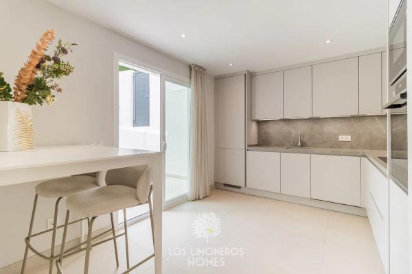 Chalet independiente en venta en Calle Hermanos Belón Lima, Marbella
 photo 2