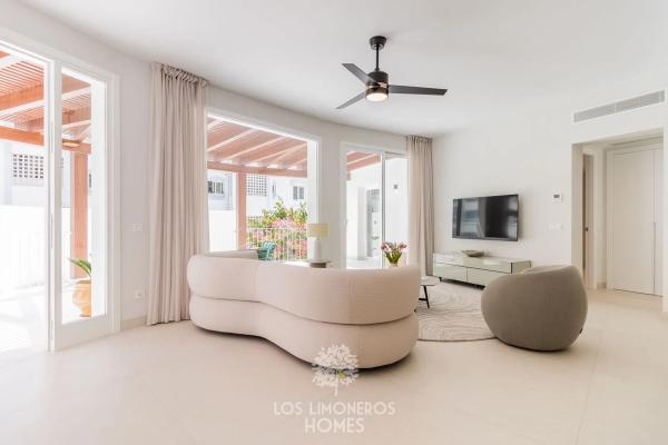 Chalet independiente en venta en Calle Hermanos Belón Lima, Marbella
 photo 3