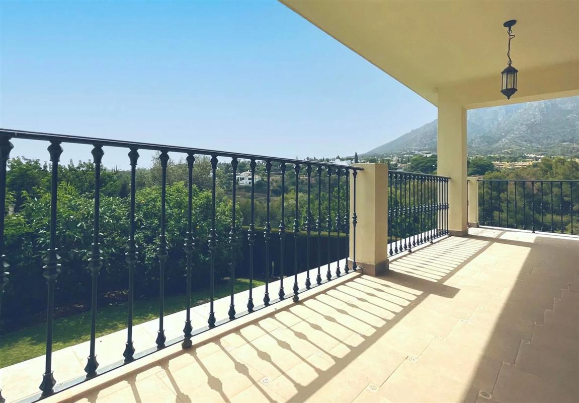 Sprzedaż niezależnego domku jednorodzinnego w  Calle Carmen Montiel, 10, Marbella photo 5