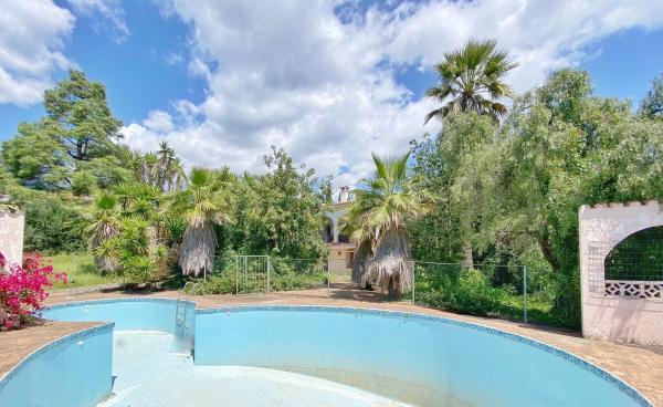 Chalet independiente en venta en Barrio Huerta Belón-Calvario, Marbella
 photo 1