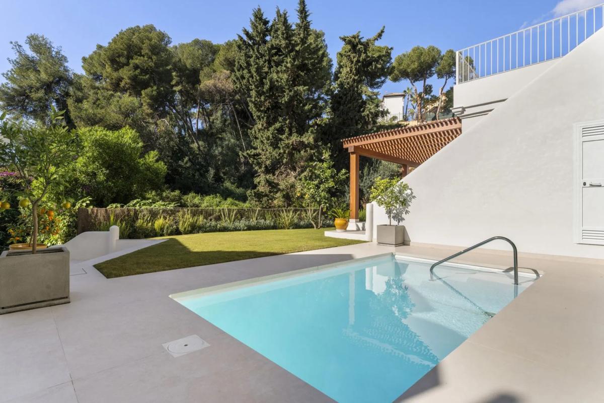 Venta de chalet independiente en Calle Hermanos Belón Lima, Marbella
photo 1