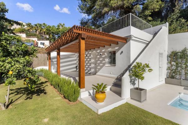 Chalet independiente en venta en Calle Hermanos Belón Lima, Marbella
 photo 2