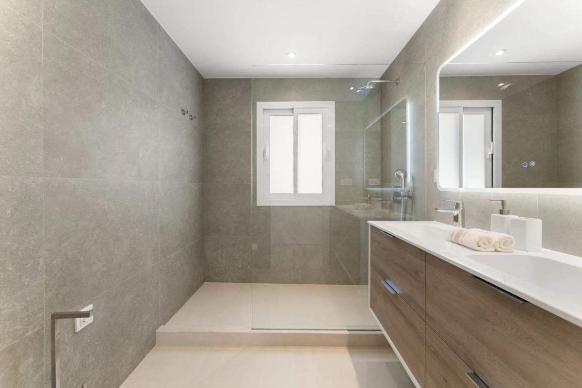 Venta de chalet independiente en Calle Hermanos Belón Lima, Marbella
photo 4