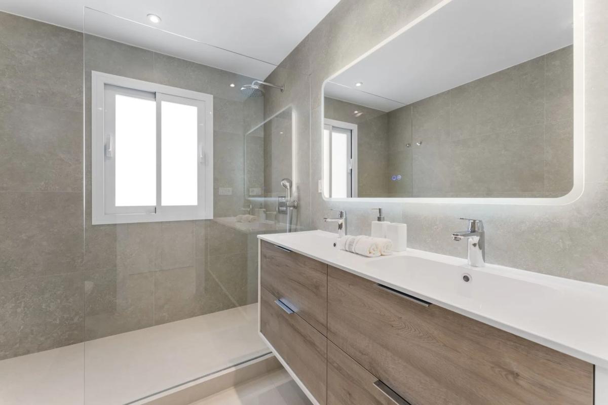 Venta de chalet independiente en Calle Hermanos Belón Lima, Marbella
photo 5