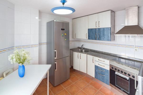 Duplex en venta en Barrio Playa Bajadilla-Puertos, Marbella photo 1