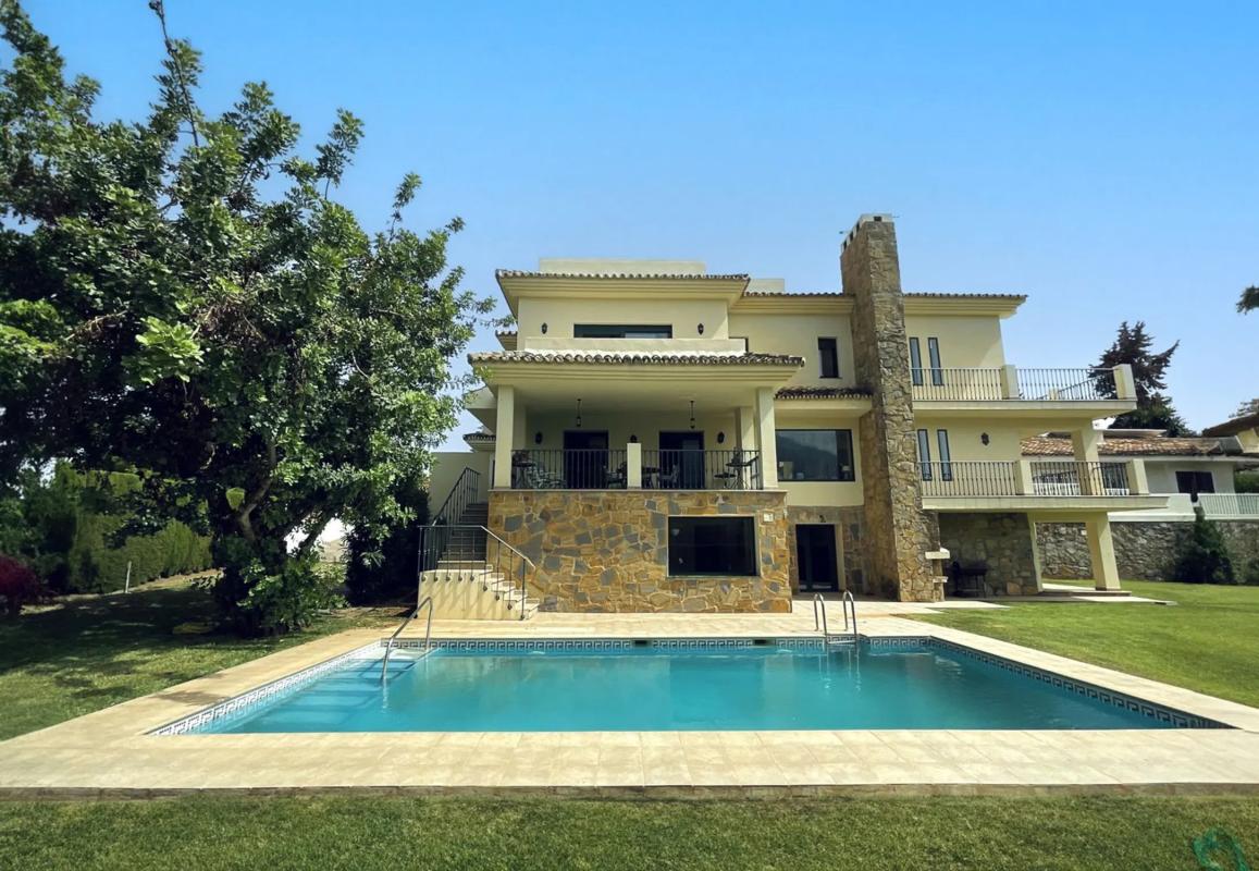Sprzedaż niezależnego domku jednorodzinnego w Calle Carmen Montiel, 4 -12, Marbella photo 5