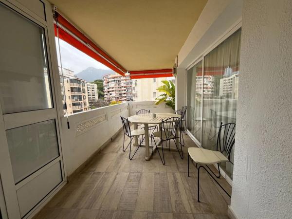 Квартира на продажу на Calle de Ramón Gómez de la Serna, 19, Марбелла photo 1