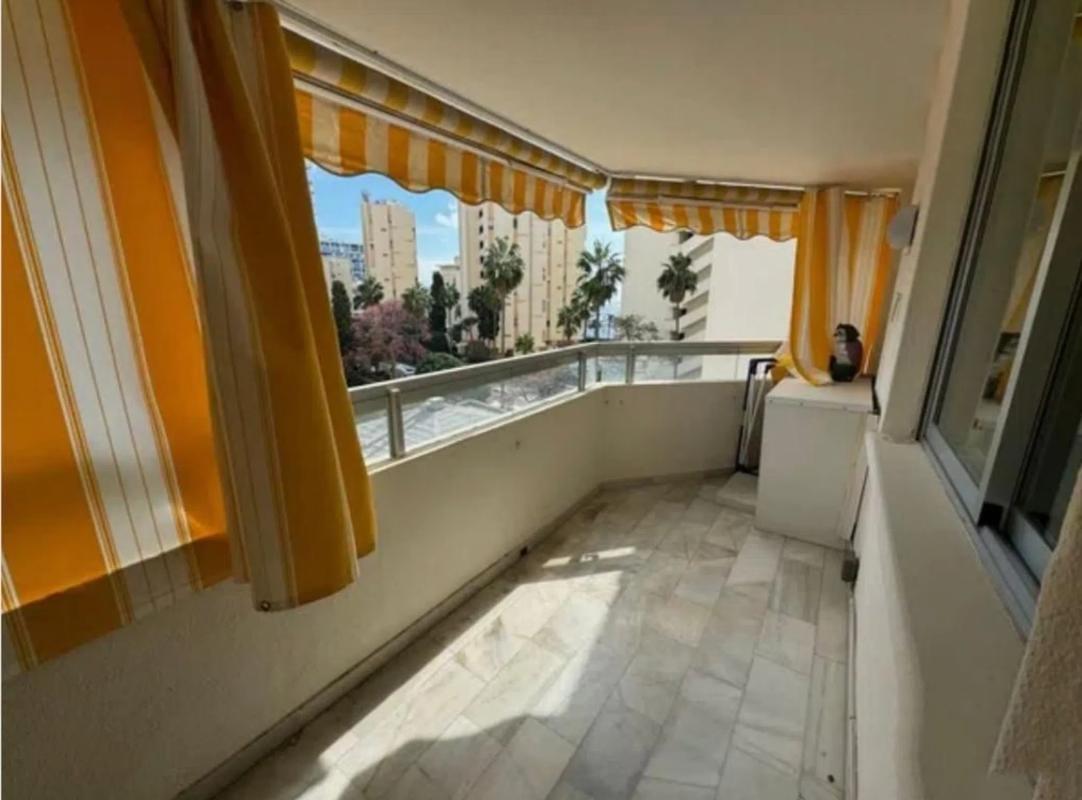 Venta de piso en Calle Camilo José Cela, Marbella
 photo 3