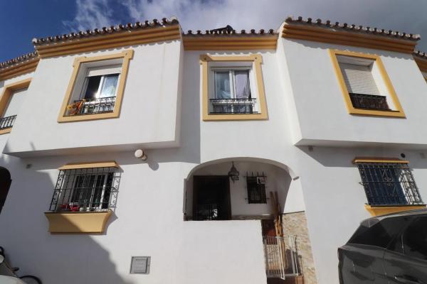 Terraced house for sale at Barrio Torrecilla-La Cañada , Marbella photo 1