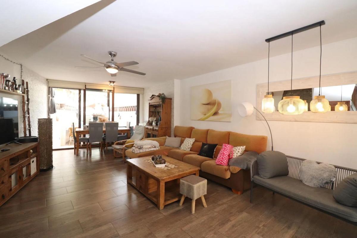 Venta de chalet adosado en Barrio Torrecilla-La Cañada , Marbella photo 3