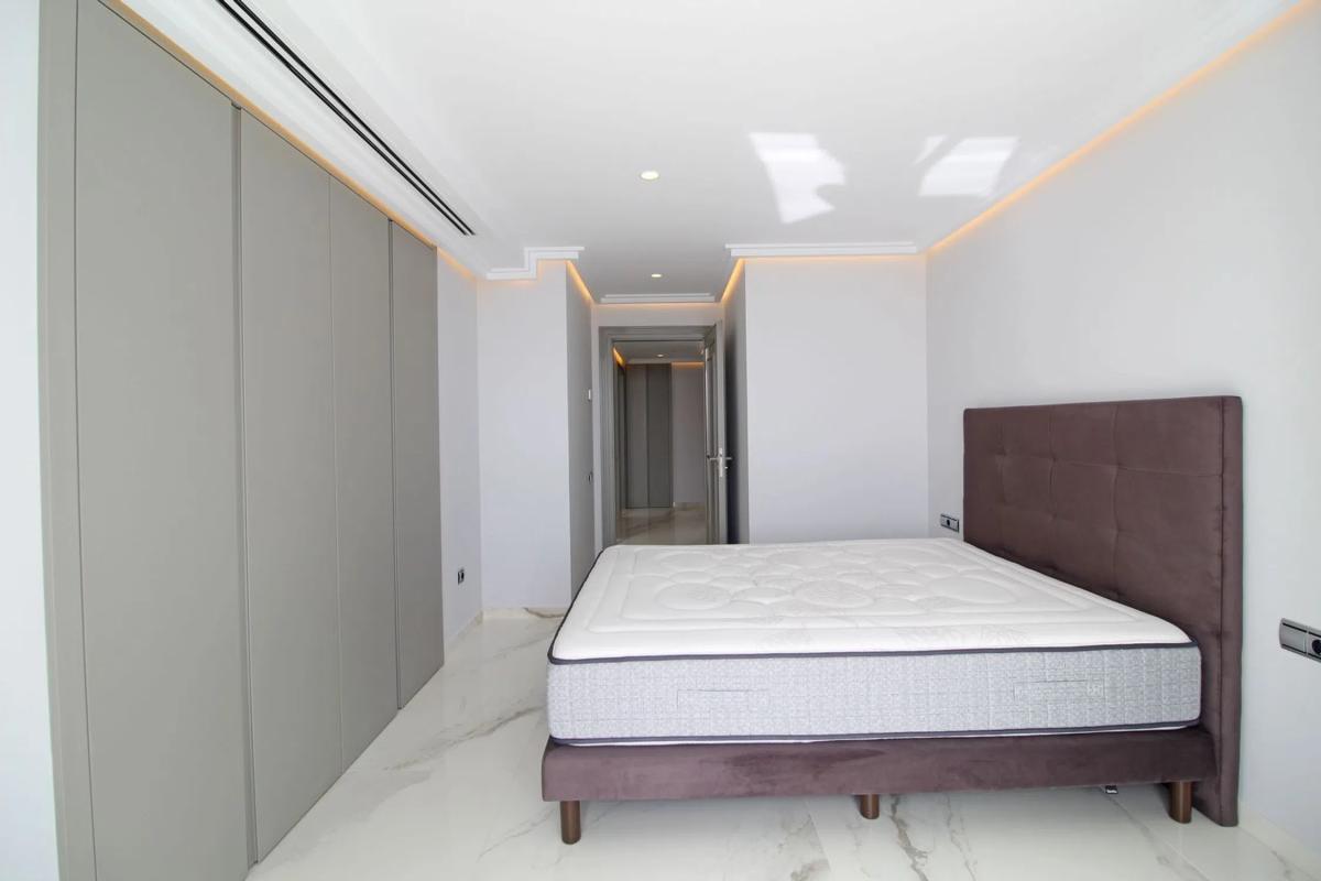 Venta de piso en Calle Estébanez Calderón, 10, Marbella
 photo 2