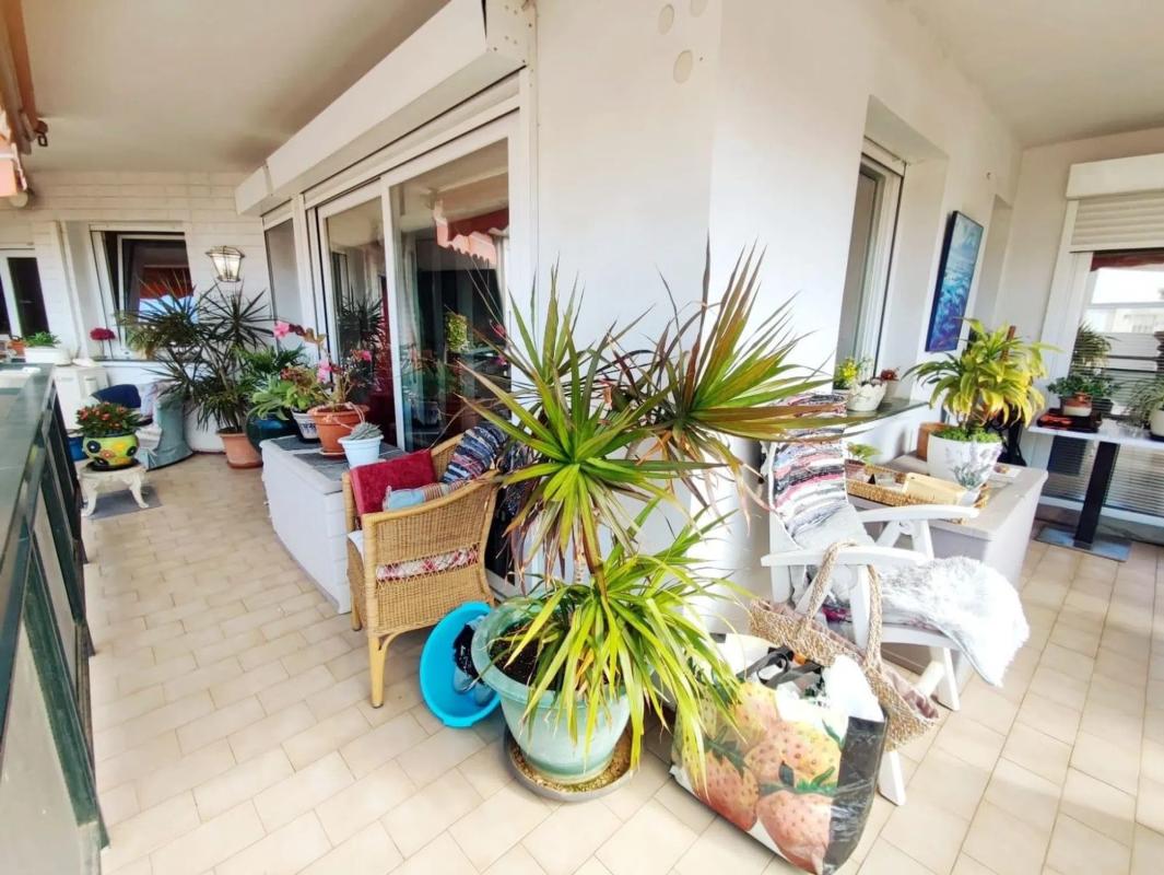 Venta de piso en Calle Hermanos Salom, Marbella
 photo 3