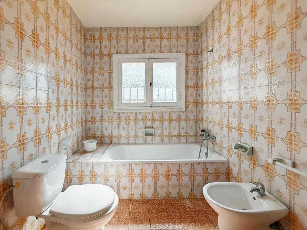 Venta de chalet independiente en Barrio Valdeolletas-Las Cancelas-Xarblanca, Marbella
photo 1