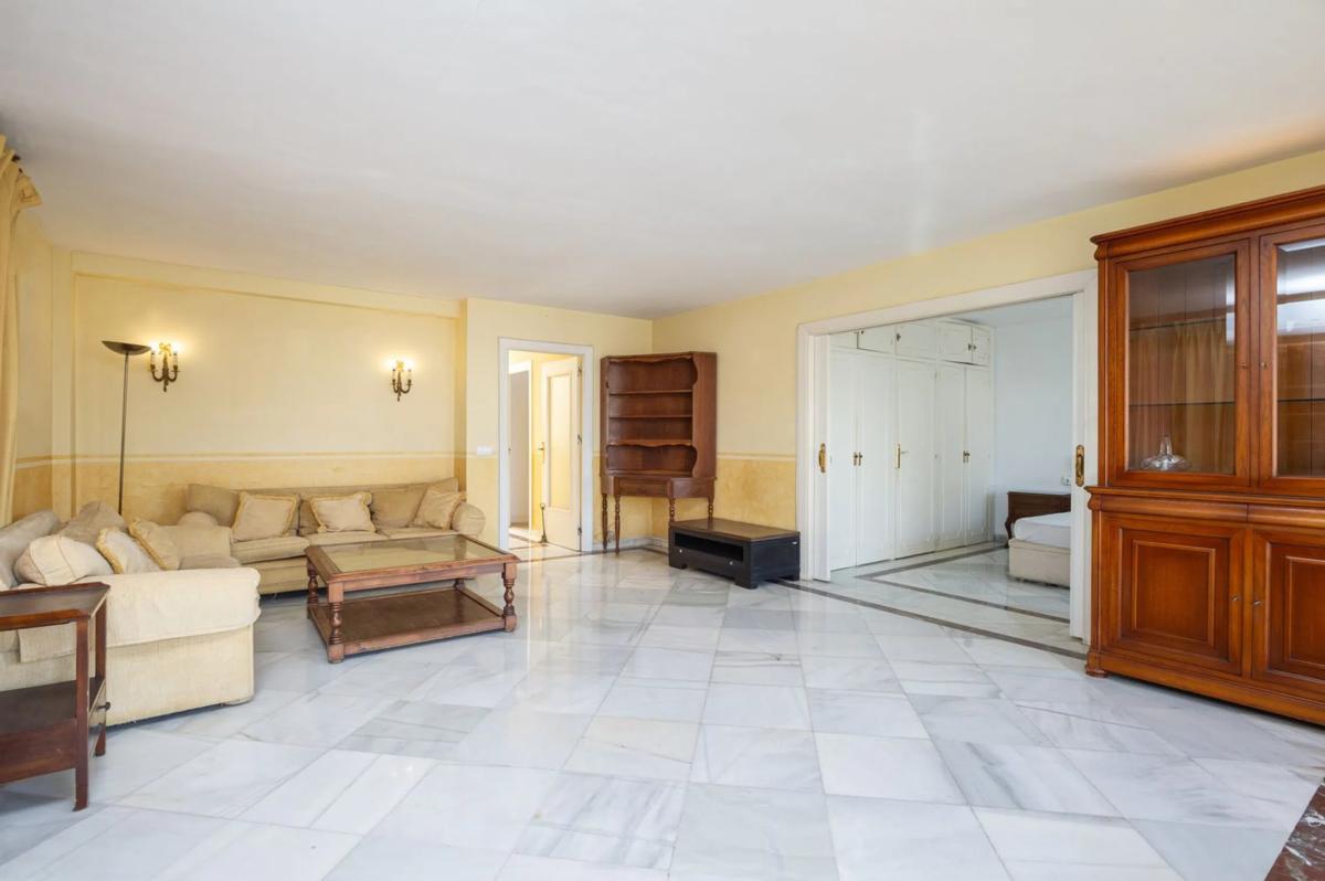 Venta de piso en Barrio Ricardo Soriano, Marbella
 photo 3