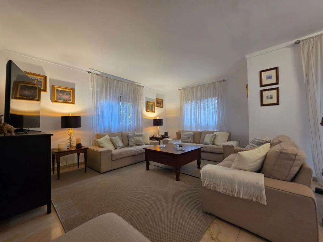 Sale of independent chalet in Calle Fernando VII, Marbella
photo 1