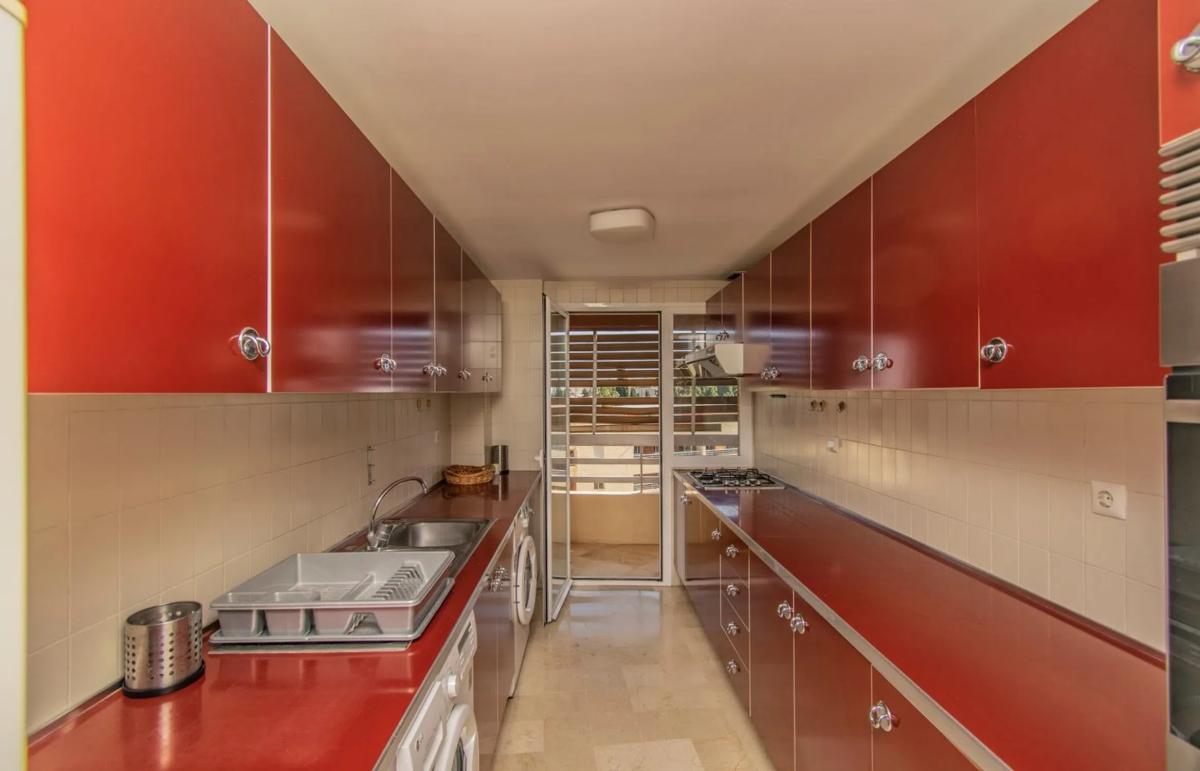 Venta de piso en Calle Camilo José Cela, Marbella
 photo 5