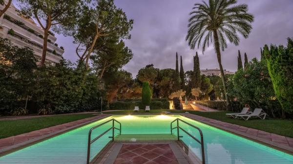 Piso en venta en Calle Arturo Rubinstein, Marbella
thumbnail 1