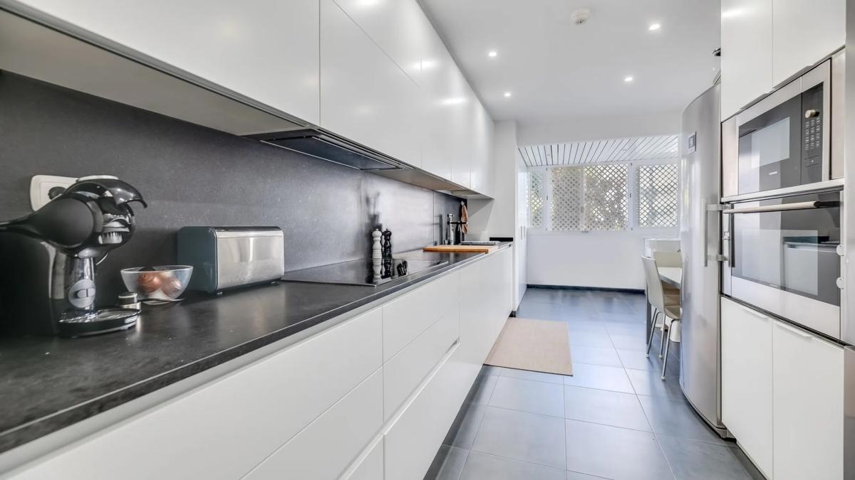 Venta de piso en Calle Arturo Rubinstein, Marbella
 photo 3