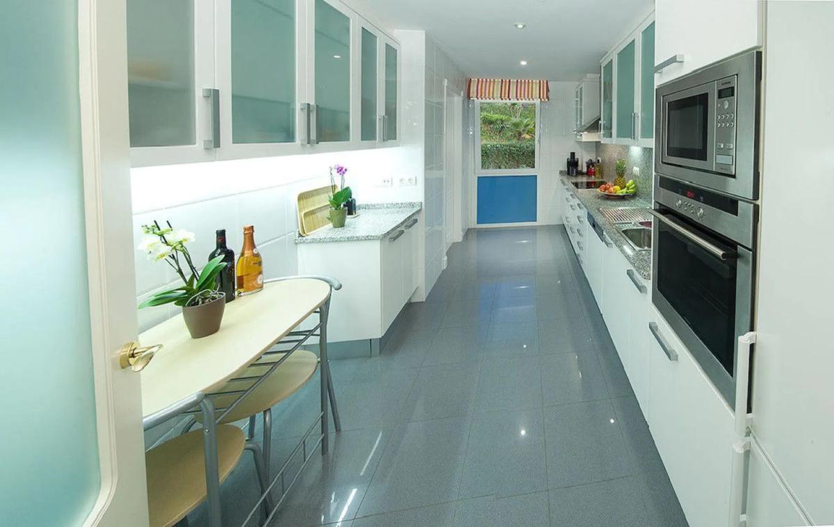 Venta de piso en Barrio Valdeolletas-Las Cancelas-Xarblanca, Marbella
 photo 5