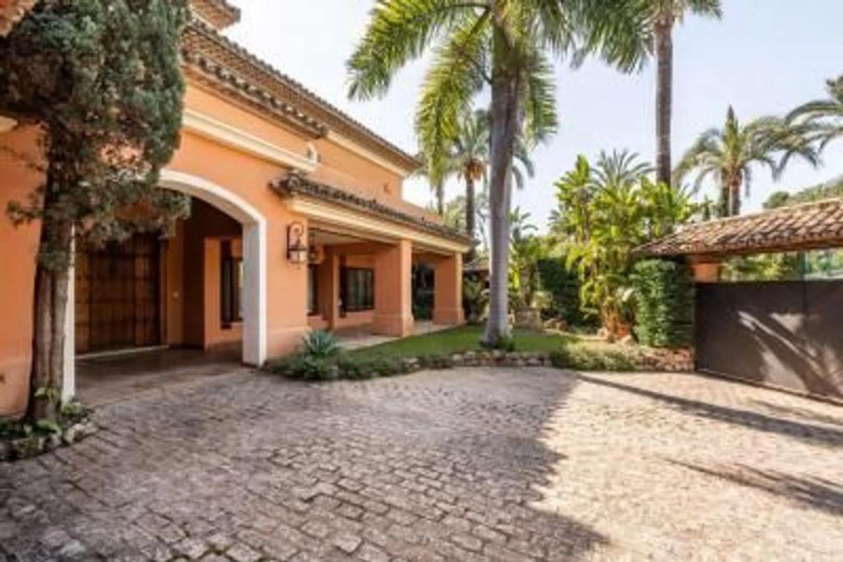 Venta de chalet independiente en Barrio Casco Antiguo, Marbella
photo 3