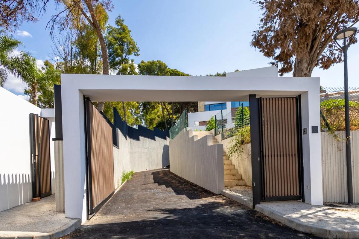 Sprzedaż niezależnego domku jednorodzinnego w Calle Vigil de Quiñones, Marbella photo 3
