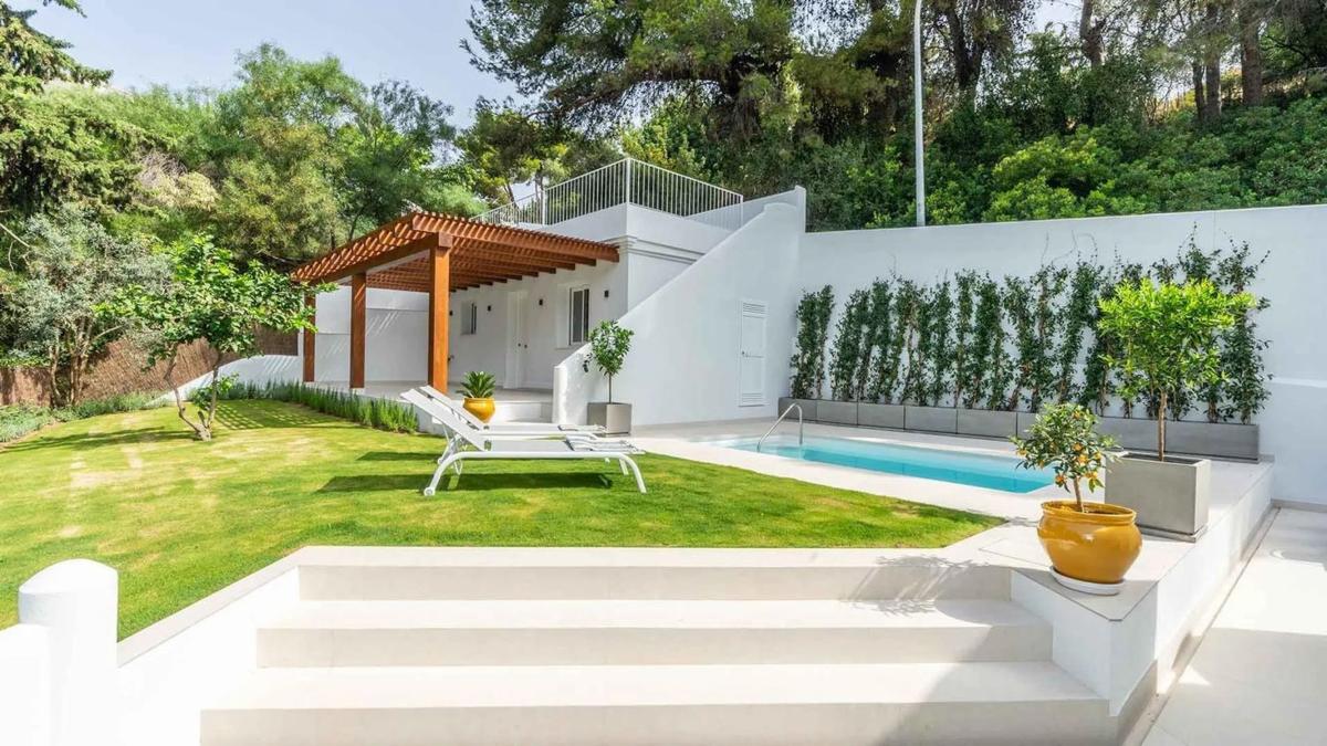 Venta de chalet independiente en Calle Hermanos Belón Lima, Marbella
 photo 2