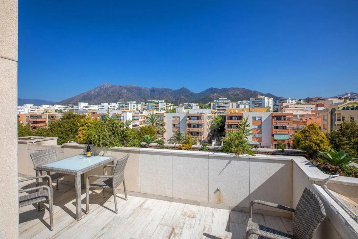 Sprzedaż poddasza w  Barrio Casco Antiguo, Marbella photo 2