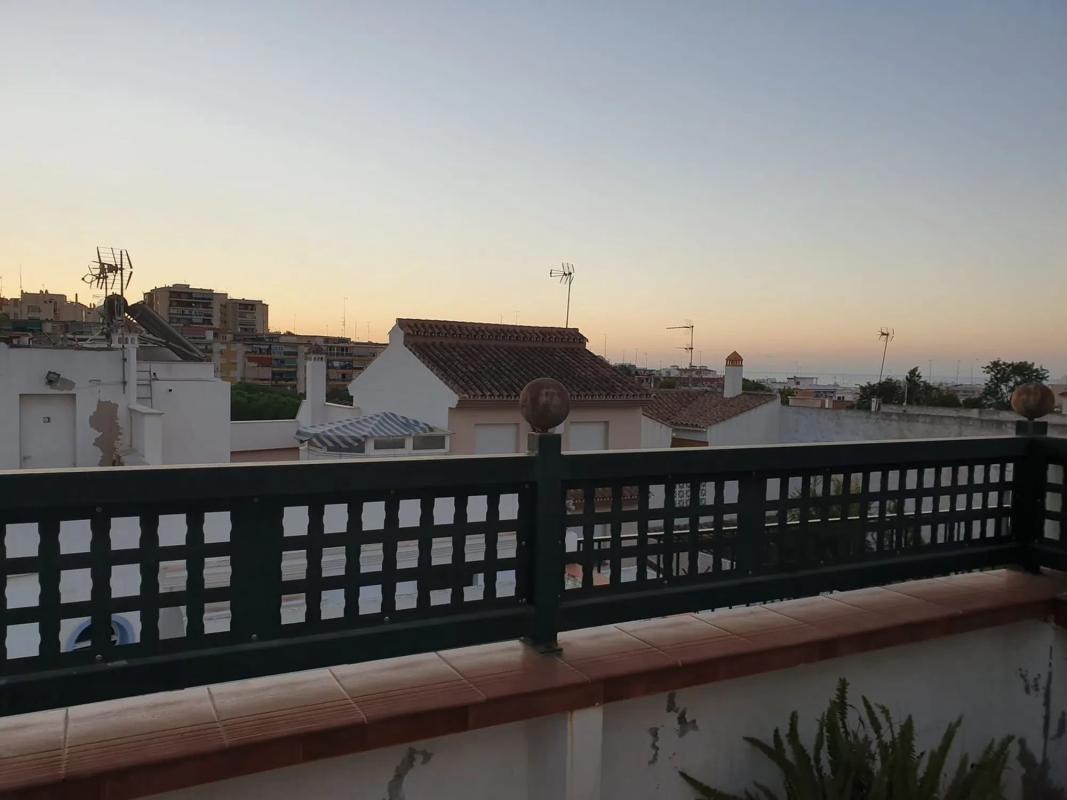 Venta de chalet adosado en Calle Lobatas s/n , Marbella photo 3
