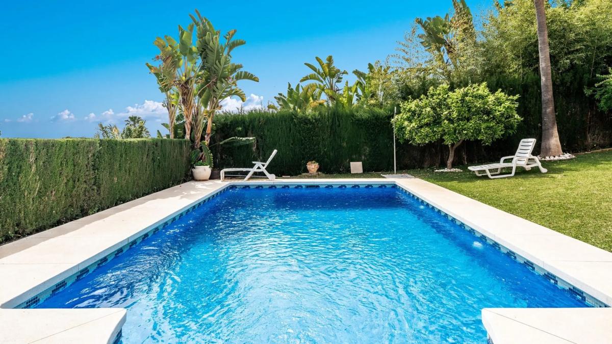 Venta de chalet independiente en Calle Borgoña, Marbella
photo 3