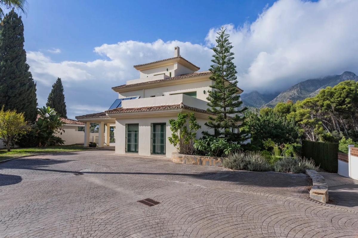 Sprzedaż niezależnego domku jednorodzinnego w Calle Carmen Montiel, Marbella photo 1
