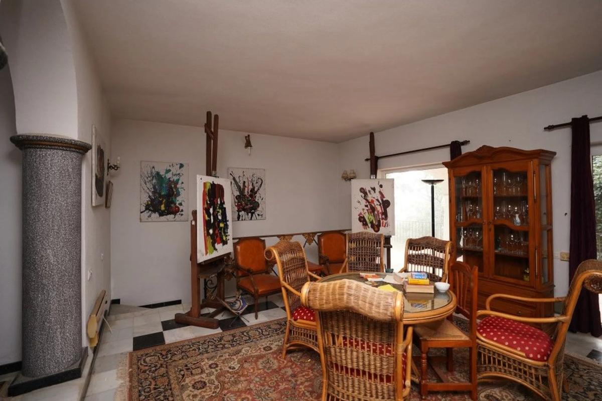 Venta de chalet independiente en Barrio Valdeolletas-Las Cancelas-Xarblanca, Marbella
photo 1