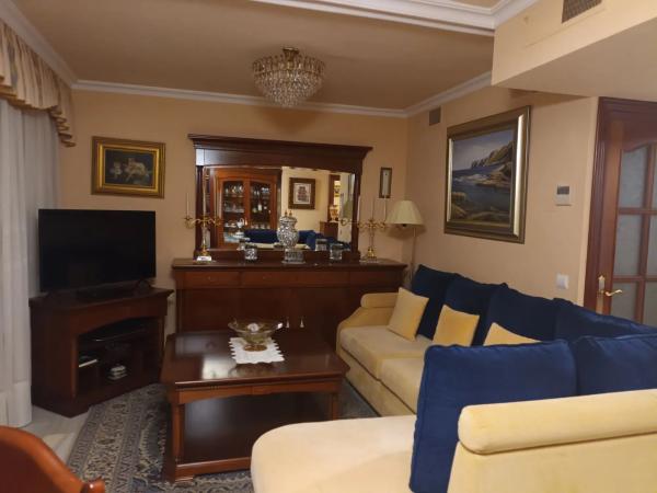Piso en venta en Calle Camilo José Cela, 12, Marbella
thumbnail 1